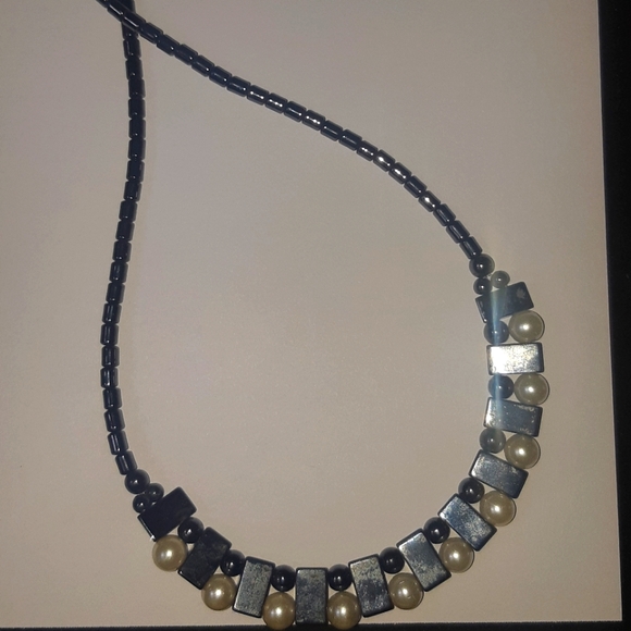 (7) Sleek classy Hematite with Faux Pearl Necklace - Picture 7 of 7